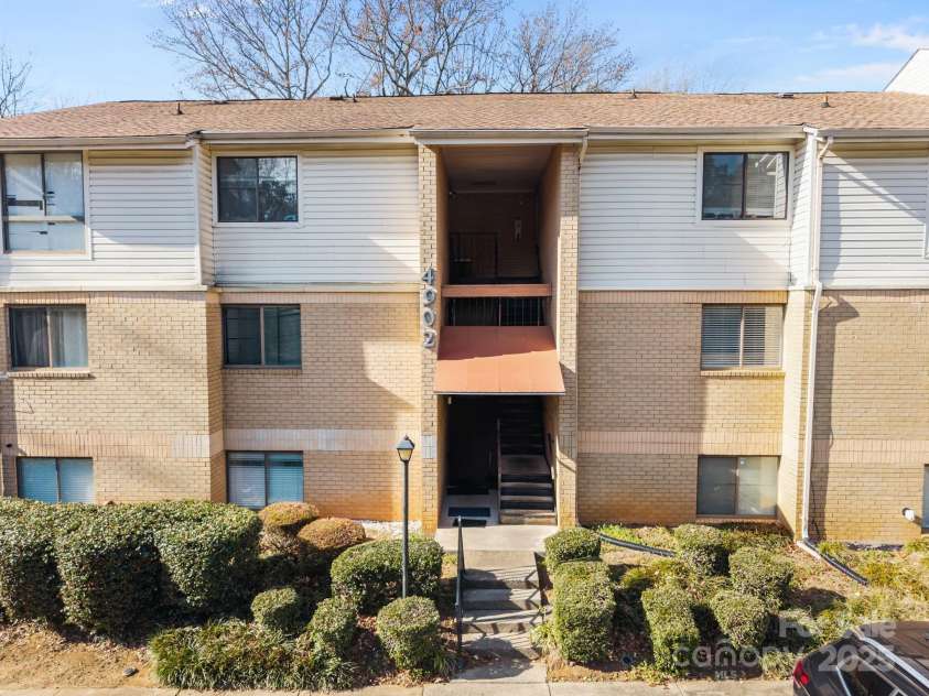 4902 Spring Lake Drive, Charlotte, NC 28212.  MLS# CAR4281249, YatesRealty ID 1596. 
