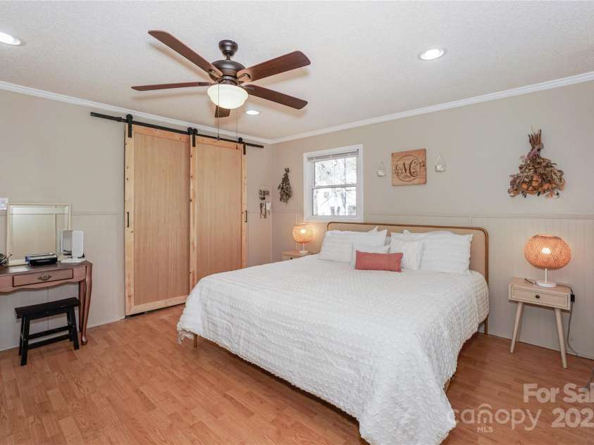 170 Woodcrest Road, Mooresville, NC 28115.  MLS# CAR4219119, YatesRealty ID 15960. 