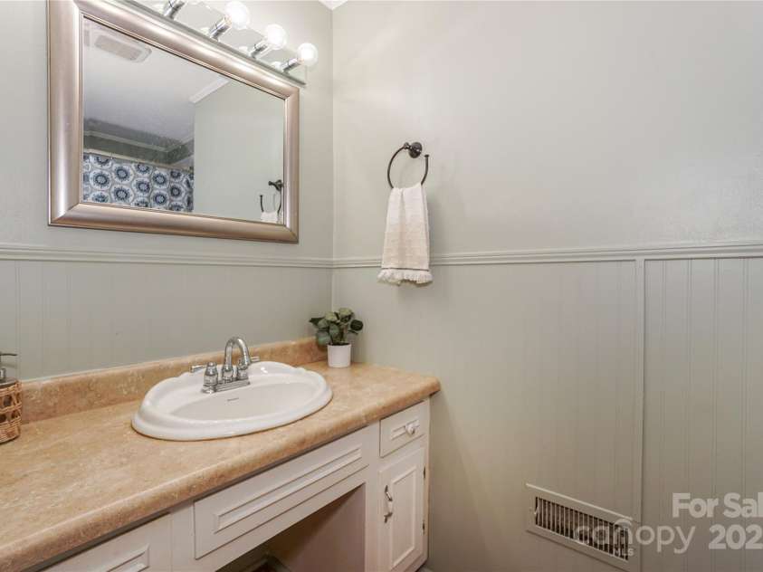 170 Woodcrest Road, Mooresville, NC 28115.  MLS# CAR4219119, YatesRealty ID 15960. 