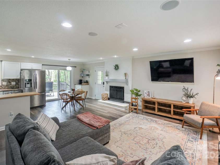 170 Woodcrest Road, Mooresville, NC 28115.  MLS# CAR4219119, YatesRealty ID 15960. 