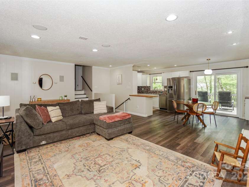170 Woodcrest Road, Mooresville, NC 28115.  MLS# CAR4219119, YatesRealty ID 15960. 