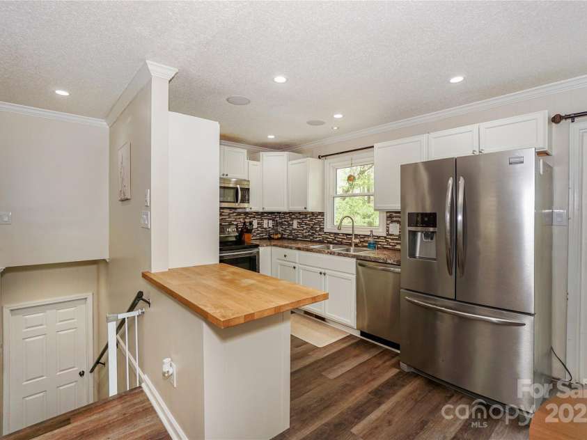 170 Woodcrest Road, Mooresville, NC 28115.  MLS# CAR4219119, YatesRealty ID 15960. 