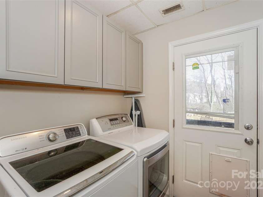 170 Woodcrest Road, Mooresville, NC 28115.  MLS# CAR4219119, YatesRealty ID 15960. Laundry in lower level