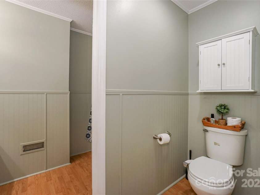 170 Woodcrest Road, Mooresville, NC 28115.  MLS# CAR4219119, YatesRealty ID 15960. Secondary bath