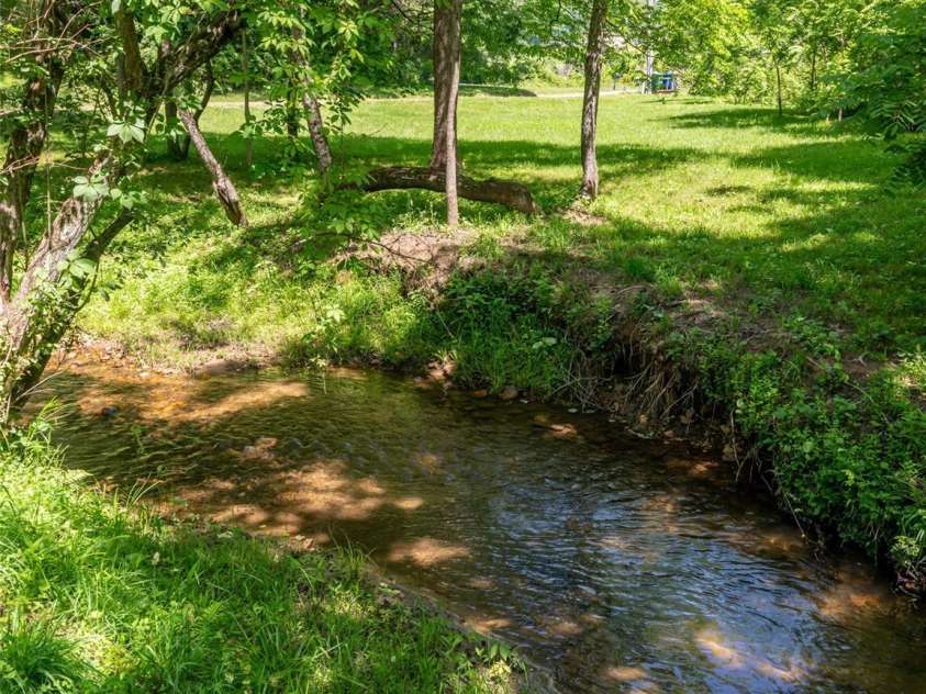 508 Avery Creek Road, Arden, NC 28704.  MLS# CAR4355626, YatesRealty ID 15960. 