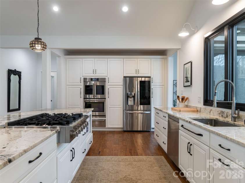 508 Avery Creek Road, Arden, NC 28704.  MLS# CAR4355626, YatesRealty ID 15960. Thor Cooktop, double ovens and warming drawer