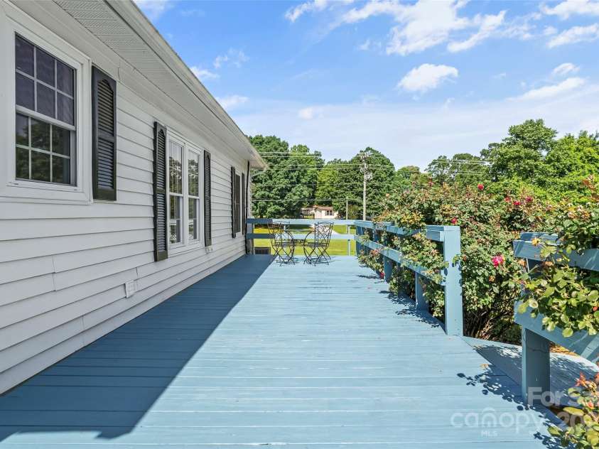 35 Telephone Exchange Road, Hickory, NC 28601.  MLS# CAR4257539, YatesRealty ID 15961. 