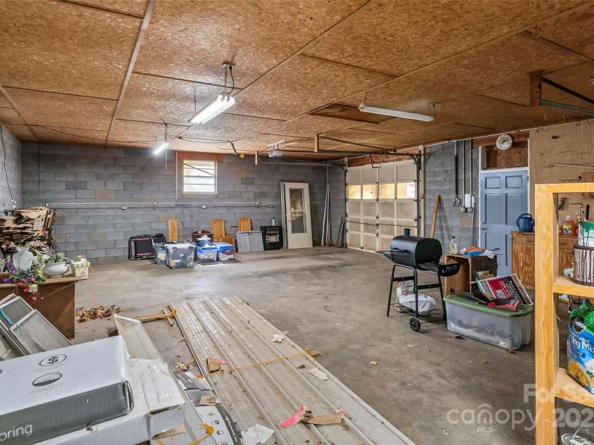 35 Telephone Exchange Road, Hickory, NC 28601.  MLS# CAR4257539, YatesRealty ID 15961. 