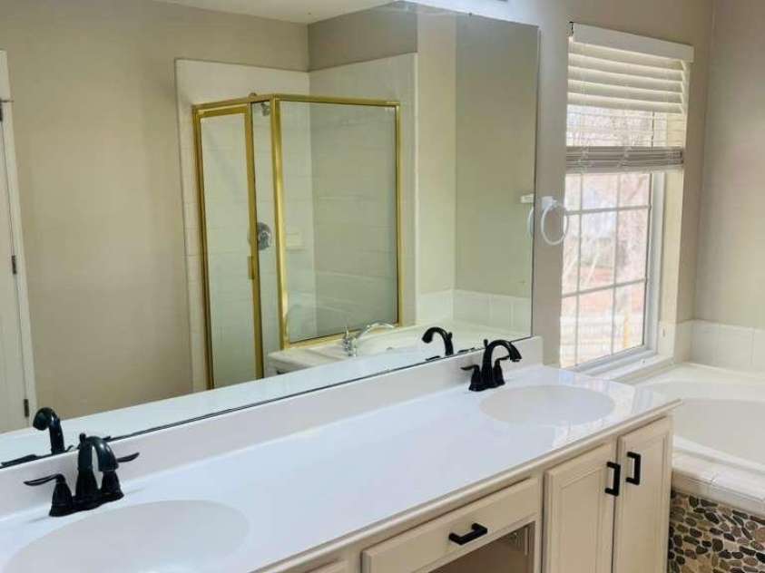 4630 Appley Mead Lane, Charlotte, NC 28269.  MLS# CAR4357436, YatesRealty ID 15961. 