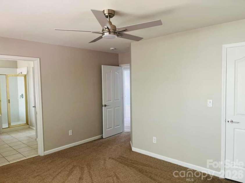 4630 Appley Mead Lane, Charlotte, NC 28269.  MLS# CAR4357436, YatesRealty ID 15961. 