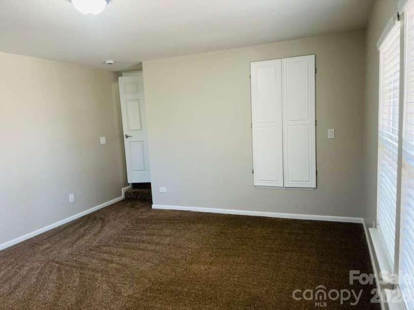 4630 Appley Mead Lane, Charlotte, NC 28269.  MLS# CAR4357436, YatesRealty ID 15961. 
