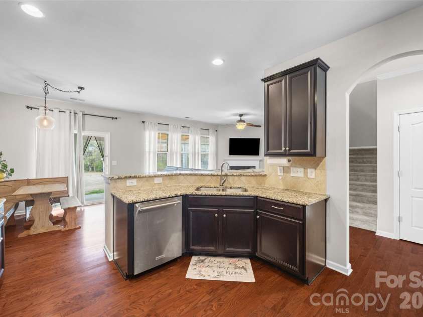 130 Bay Laurel Drive, Mooresville, NC 28115.  MLS# CAR4356515, YatesRealty ID 15962. 