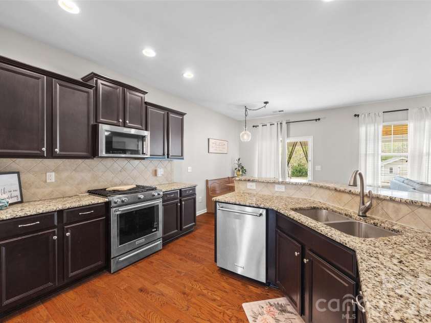 130 Bay Laurel Drive, Mooresville, NC 28115.  MLS# CAR4356515, YatesRealty ID 15962. 