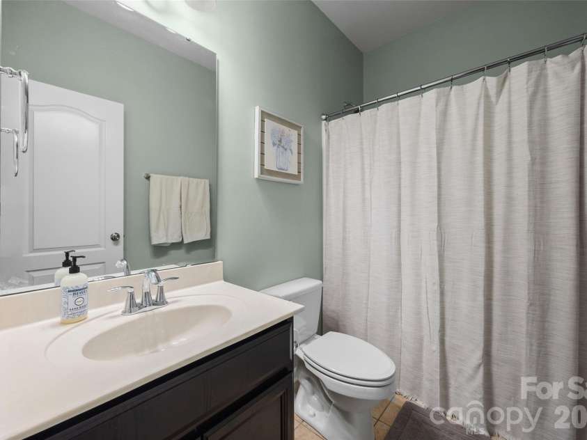 130 Bay Laurel Drive, Mooresville, NC 28115.  MLS# CAR4356515, YatesRealty ID 15962. 