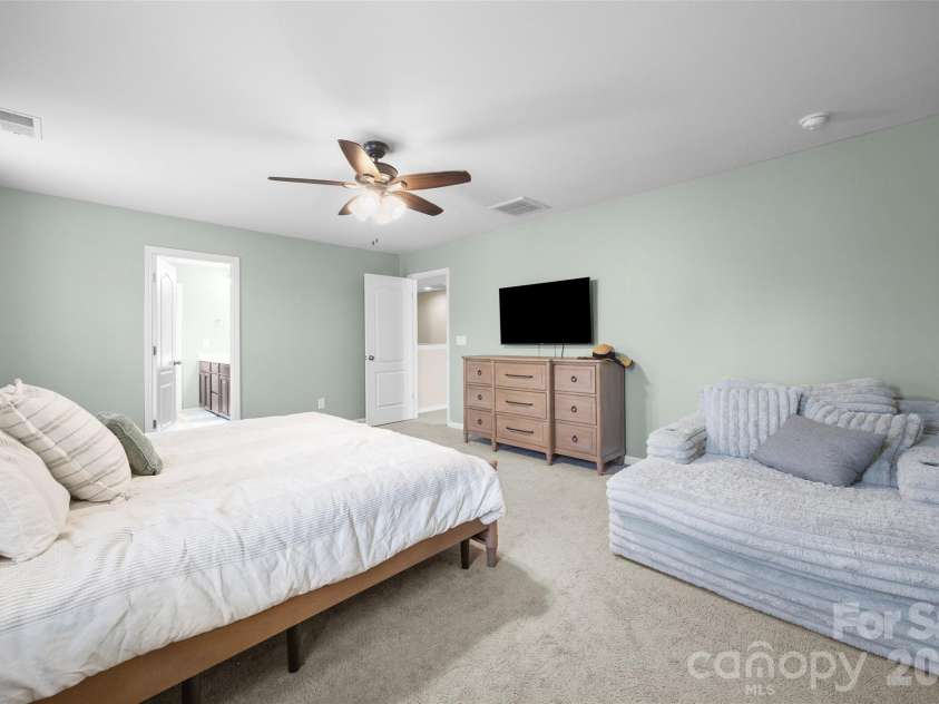 130 Bay Laurel Drive, Mooresville, NC 28115.  MLS# CAR4356515, YatesRealty ID 15962. 