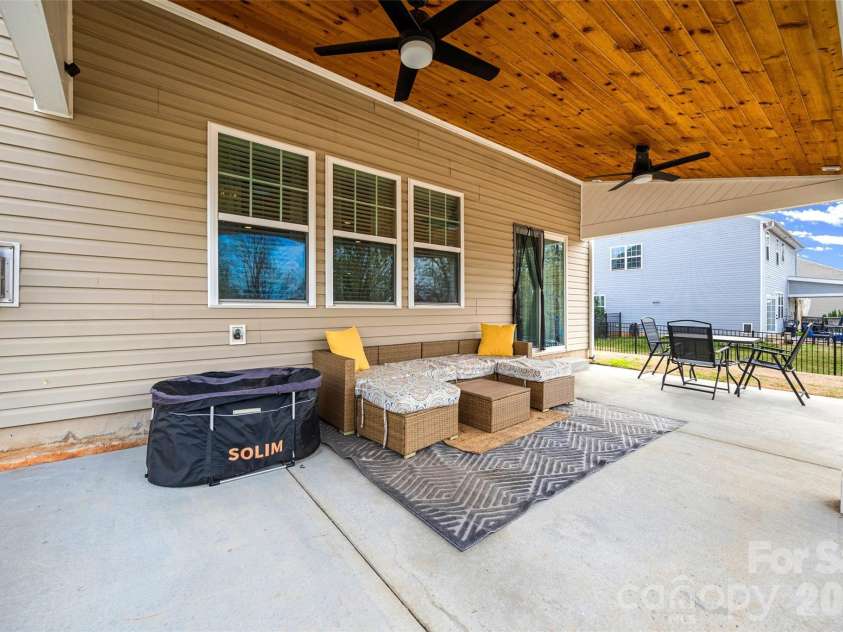130 Bay Laurel Drive, Mooresville, NC 28115.  MLS# CAR4356515, YatesRealty ID 15962. 