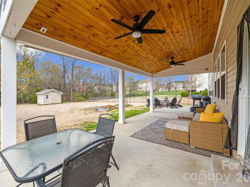 130 Bay Laurel Drive, Mooresville, NC 28115.  MLS# CAR4356515, YatesRealty ID 15962. 