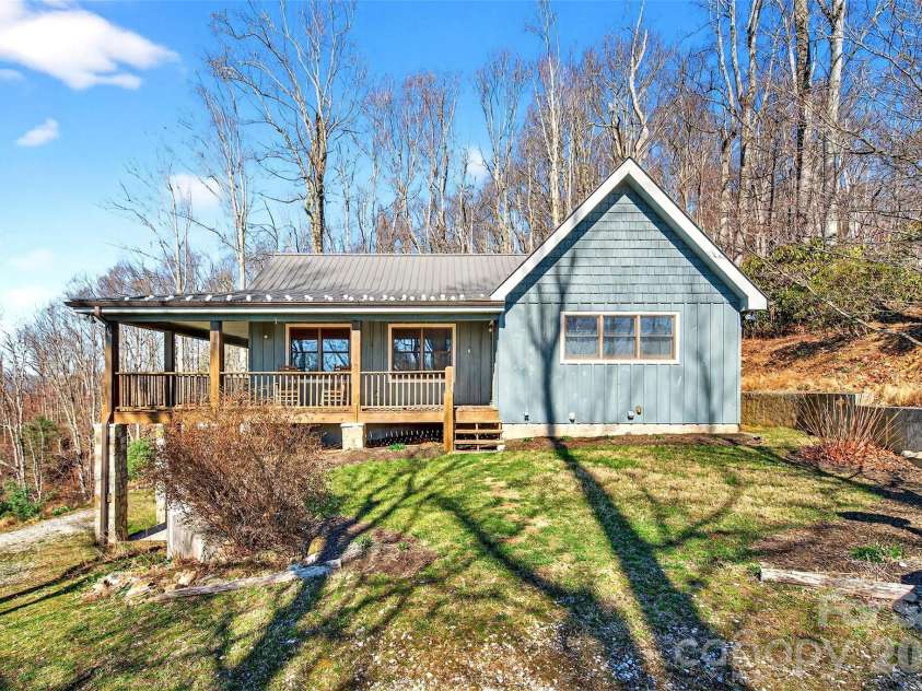 163 Walter Circle, Spruce Pine, NC 28777.  MLS# CAR4354175, YatesRealty ID 15964. 