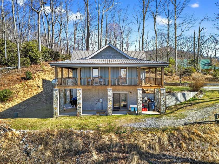 163 Walter Circle, Spruce Pine, NC 28777.  MLS# CAR4354175, YatesRealty ID 15964. 