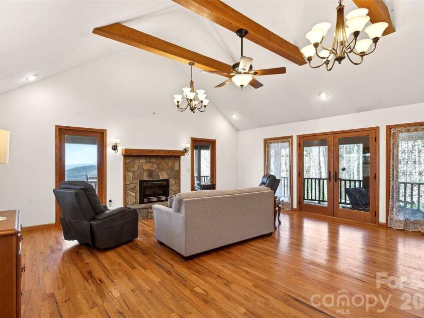 163 Walter Circle, Spruce Pine, NC 28777.  MLS# CAR4354175, YatesRealty ID 15964. 