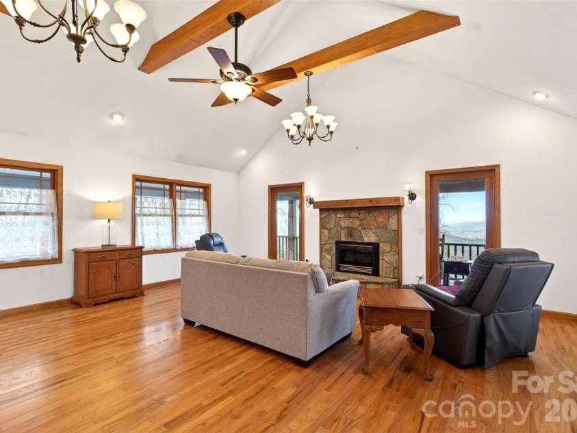 163 Walter Circle, Spruce Pine, NC 28777.  MLS# CAR4354175, YatesRealty ID 15964. 