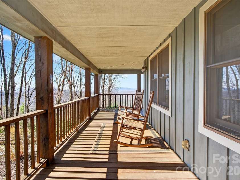 163 Walter Circle, Spruce Pine, NC 28777.  MLS# CAR4354175, YatesRealty ID 15964. 