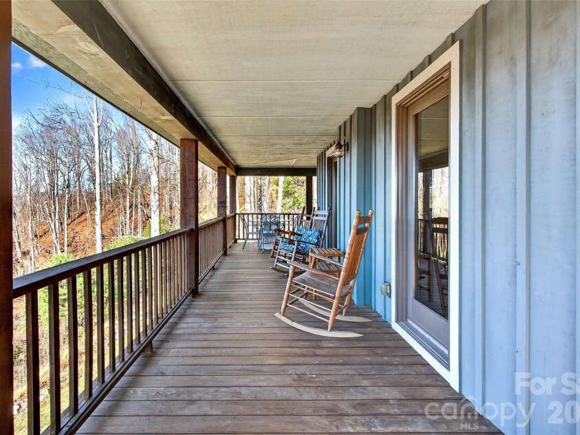 163 Walter Circle, Spruce Pine, NC 28777.  MLS# CAR4354175, YatesRealty ID 15964. 