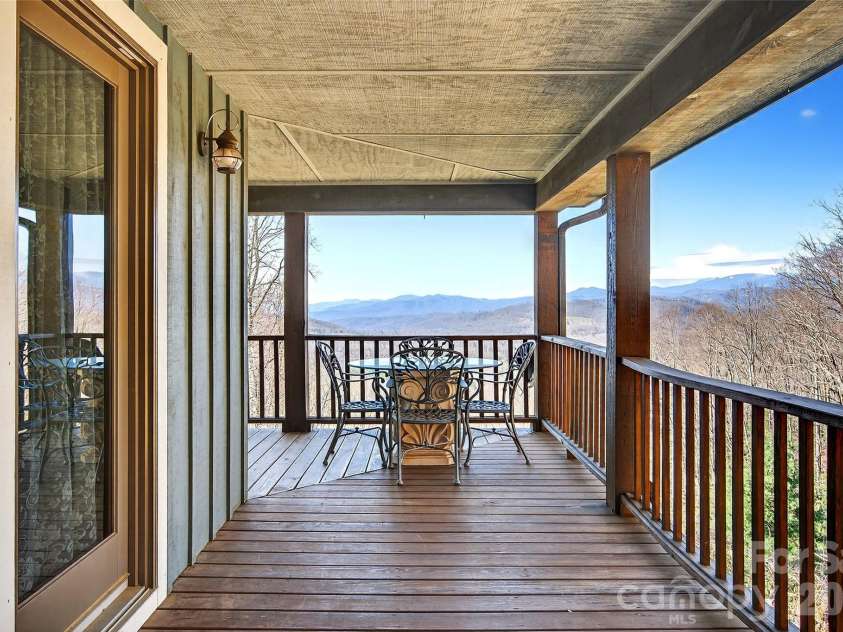 163 Walter Circle, Spruce Pine, NC 28777.  MLS# CAR4354175, YatesRealty ID 15964. 