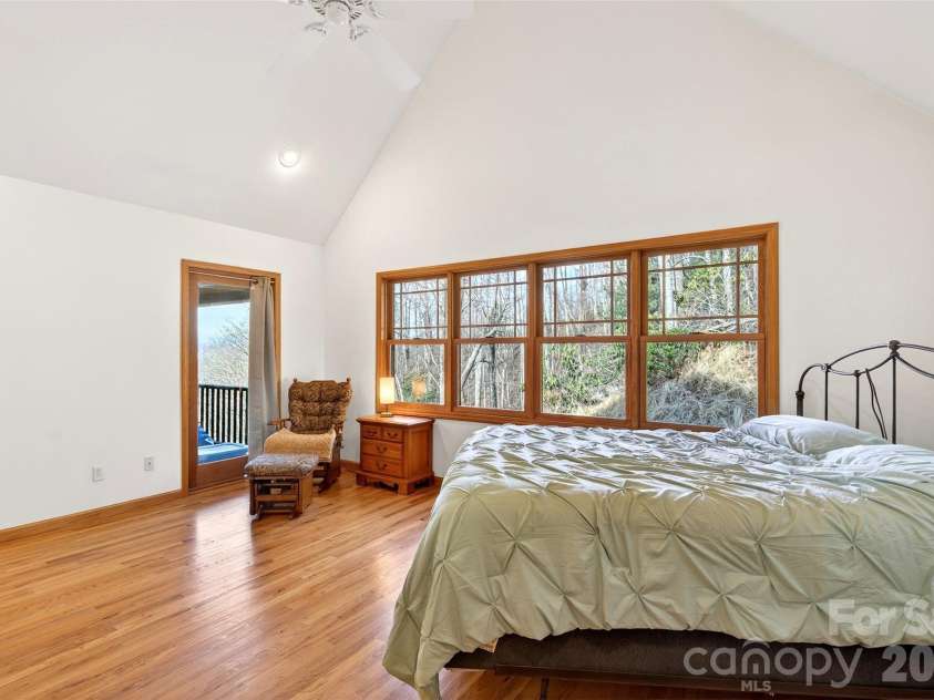 163 Walter Circle, Spruce Pine, NC 28777.  MLS# CAR4354175, YatesRealty ID 15964. 