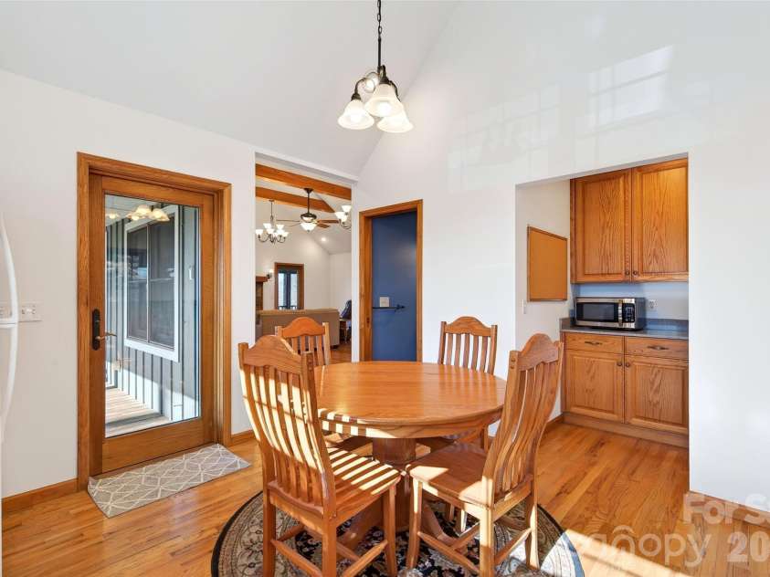163 Walter Circle, Spruce Pine, NC 28777.  MLS# CAR4354175, YatesRealty ID 15964. 