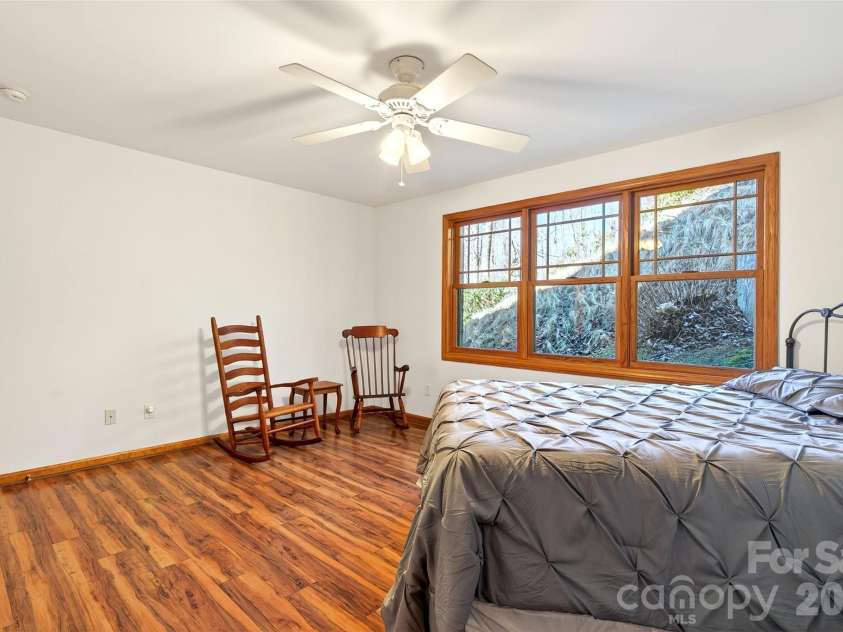 163 Walter Circle, Spruce Pine, NC 28777.  MLS# CAR4354175, YatesRealty ID 15964. 