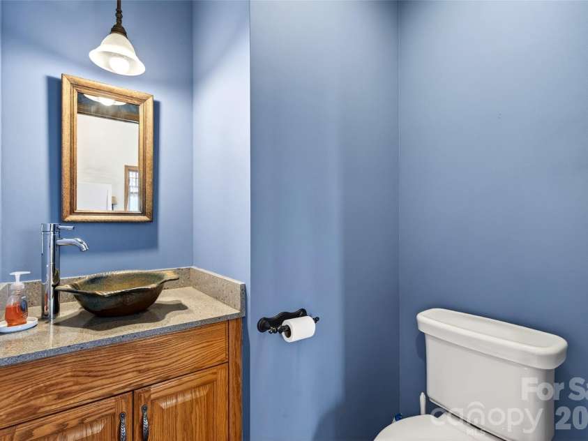 163 Walter Circle, Spruce Pine, NC 28777.  MLS# CAR4354175, YatesRealty ID 15964. Half bath main floor