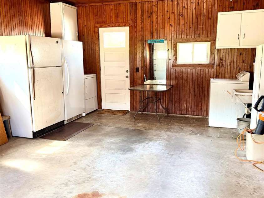 1005 Main Street, Oakboro, NC 28129.  MLS# CAR4357872, YatesRealty ID 15965. 1 car garage with washer/dryer