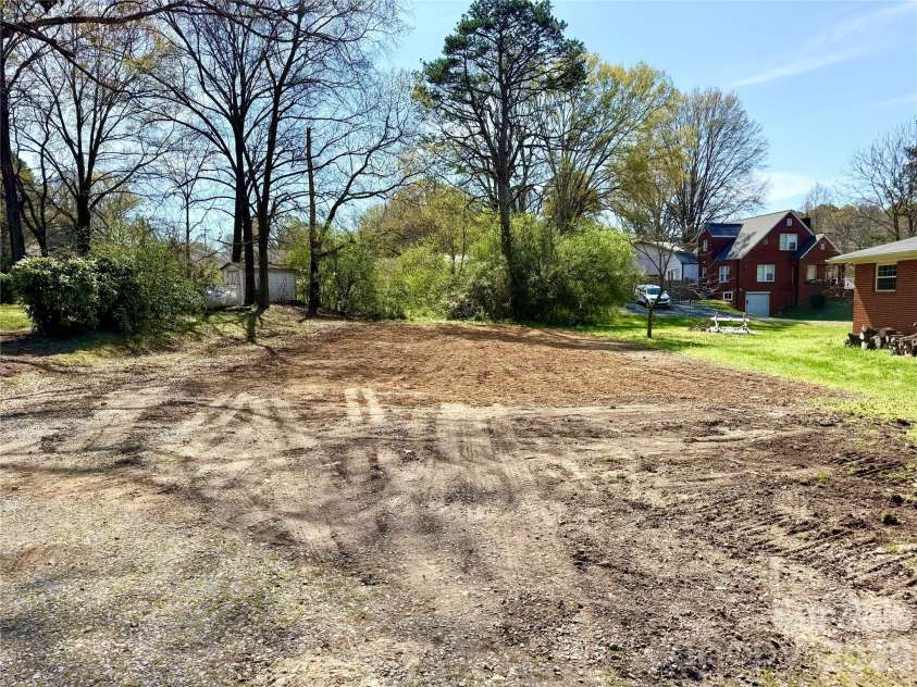 1005 Main Street, Oakboro, NC 28129.  MLS# CAR4357872, YatesRealty ID 15965. 