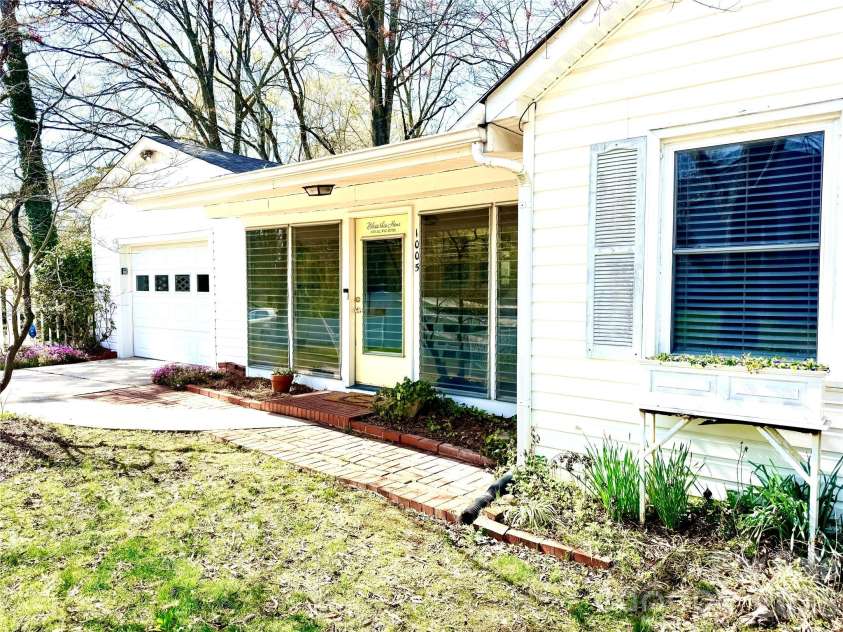 1005 Main Street, Oakboro, NC 28129.  MLS# CAR4357872, YatesRealty ID 15965. Sunroom entrance