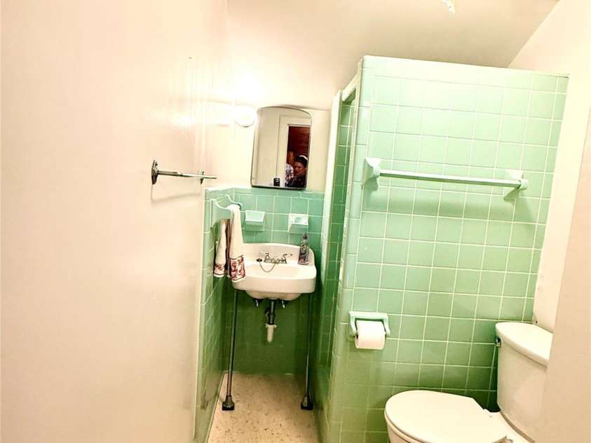 1005 Main Street, Oakboro, NC 28129.  MLS# CAR4357872, YatesRealty ID 15965. Upstairs Bath