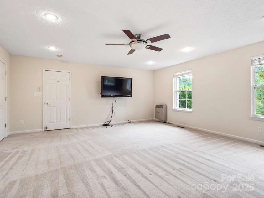 106 Thistle Tree Way, Weaverville, NC 28787.  MLS# CAR4248602, YatesRealty ID 15965. 