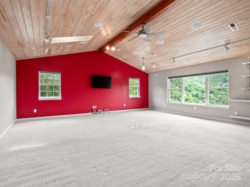 106 Thistle Tree Way, Weaverville, NC 28787.  MLS# CAR4248602, YatesRealty ID 15965. Bonus Room