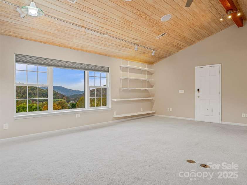 106 Thistle Tree Way, Weaverville, NC 28787.  MLS# CAR4315320, YatesRealty ID 15965. 