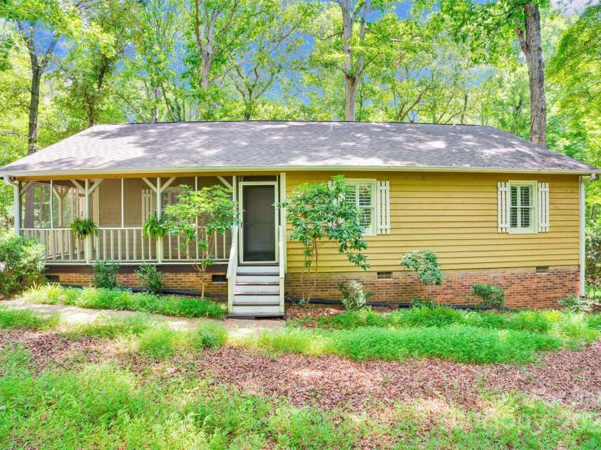 3000 Low Gap Road, Waxhaw, NC 28173.  MLS# CAR4259404, YatesRealty ID 15966. 