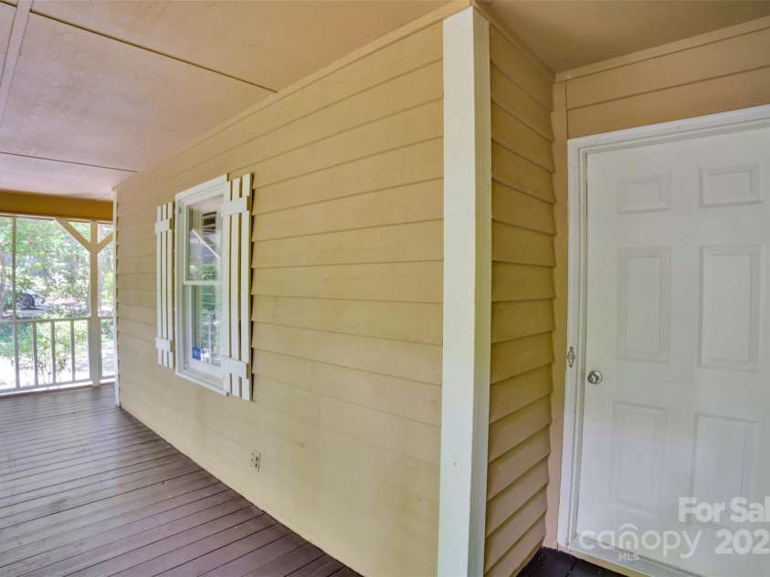 3000 Low Gap Road, Waxhaw, NC 28173.  MLS# CAR4259404, YatesRealty ID 15966. 