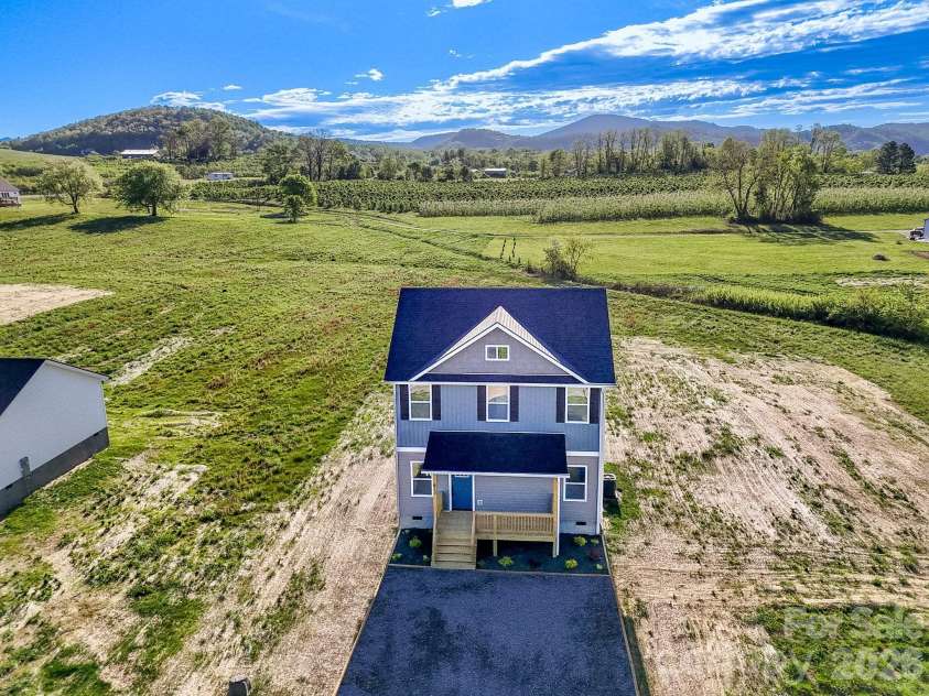 612 Beehive Road, Hendersonville, NC 28792.  MLS# CAR4341739, YatesRealty ID 15967. 