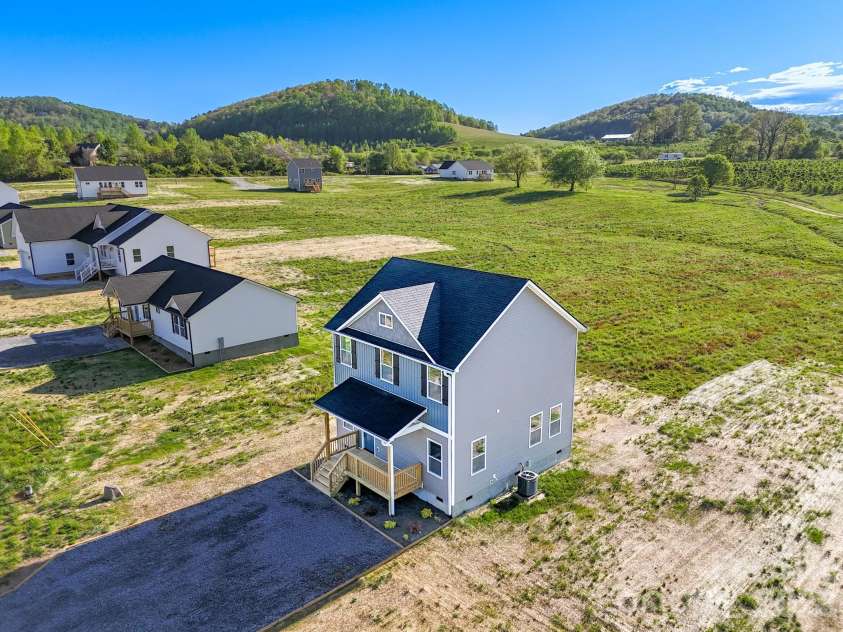 612 Beehive Road, Hendersonville, NC 28792.  MLS# CAR4341739, YatesRealty ID 15967. 