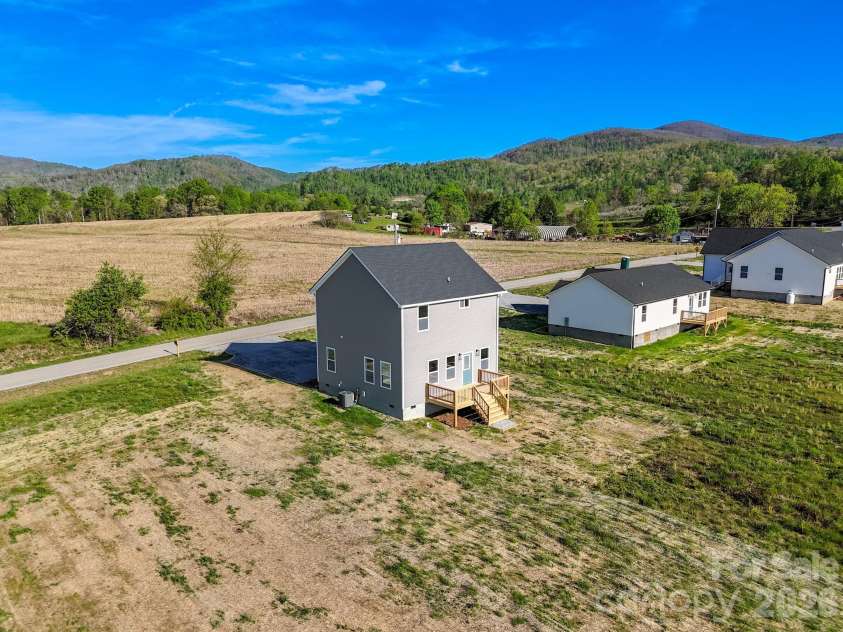 612 Beehive Road, Hendersonville, NC 28792.  MLS# CAR4341739, YatesRealty ID 15967. 