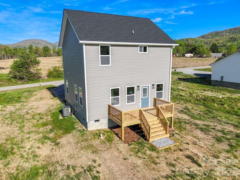 612 Beehive Road, Hendersonville, NC 28792.  MLS# CAR4341739, YatesRealty ID 15967. 