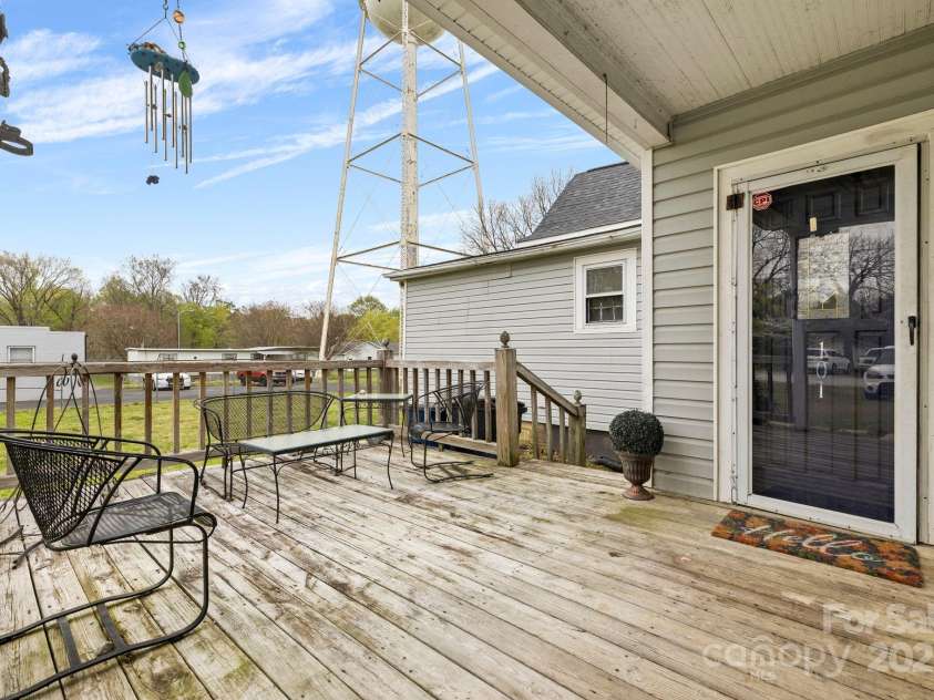 101 Main Street, Cleveland, NC 27013.  MLS# CAR4240992, YatesRealty ID 15968. 