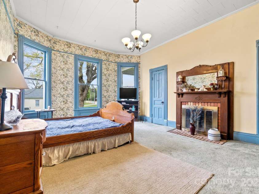 101 Main Street, Cleveland, NC 27013.  MLS# CAR4240992, YatesRealty ID 15968. 