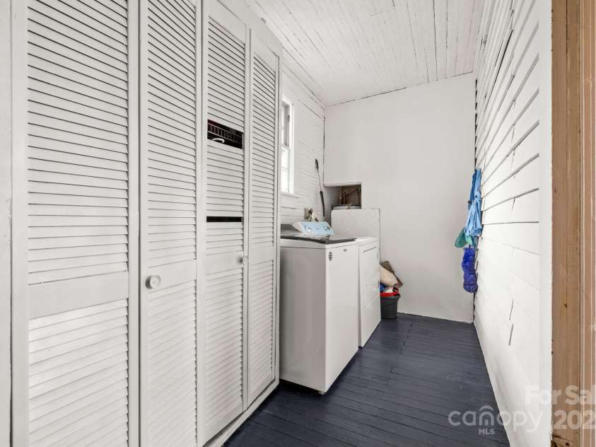 101 Main Street, Cleveland, NC 27013.  MLS# CAR4240992, YatesRealty ID 15968. 