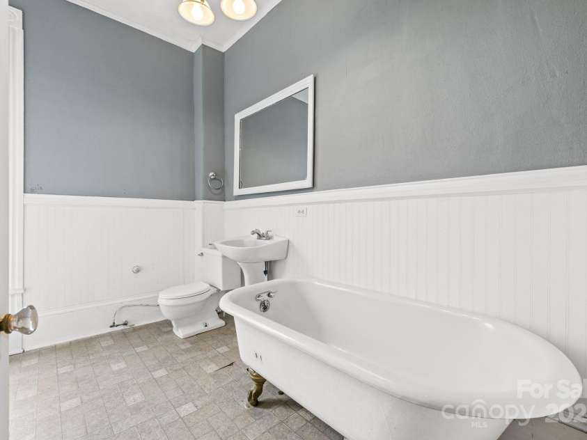 101 Main Street, Cleveland, NC 27013.  MLS# CAR4240992, YatesRealty ID 15968. 