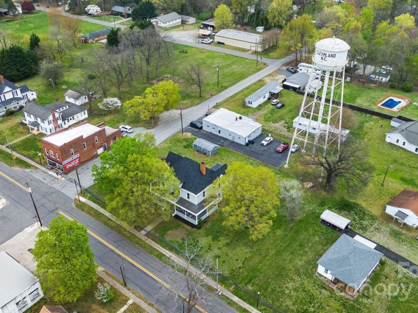 101 Main Street, Cleveland, NC 27013.  MLS# CAR4240992, YatesRealty ID 15968. 